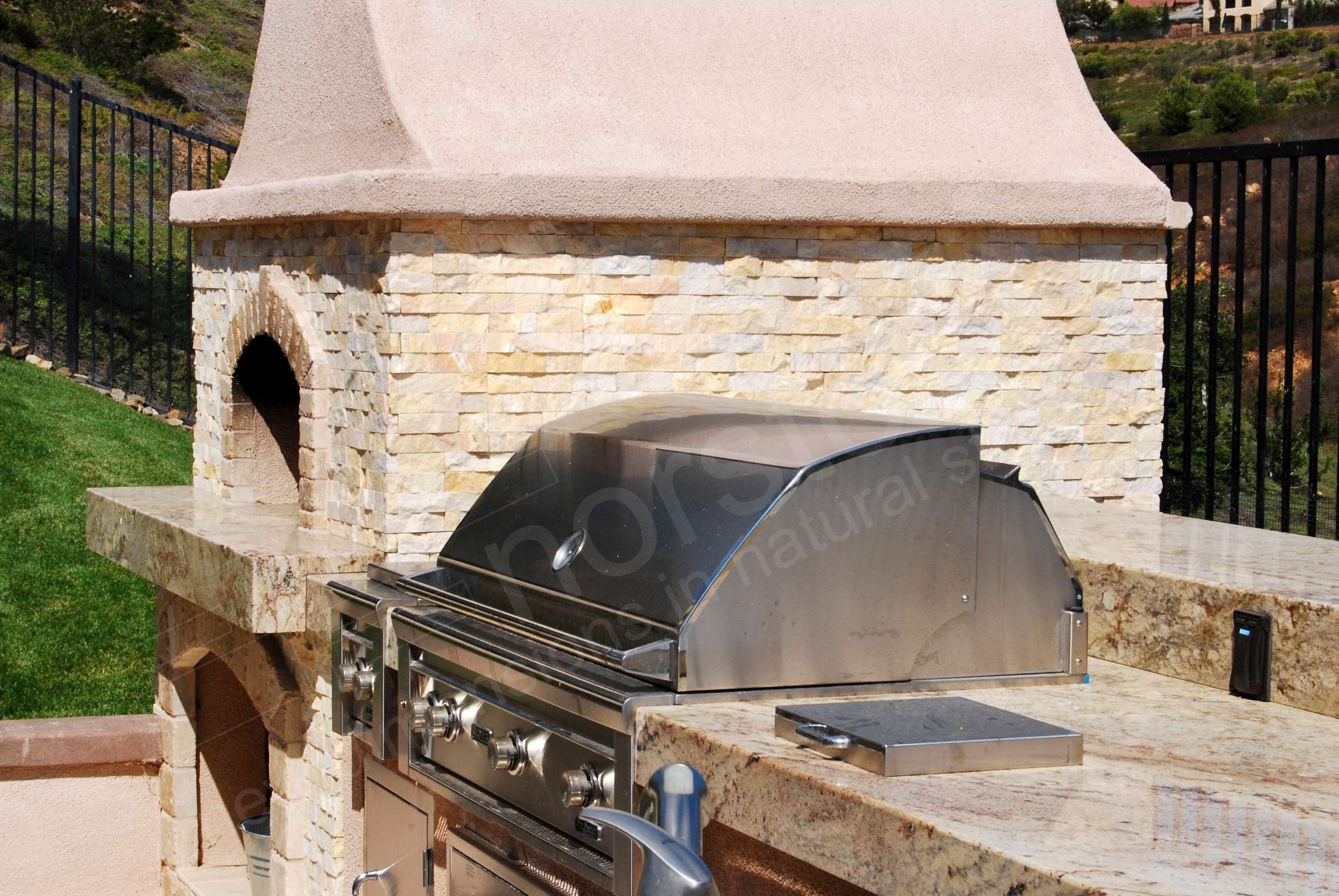 Exteriors Image -5c82672cd0b59